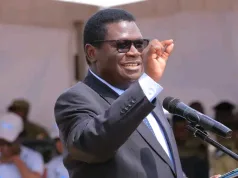 Minister Mao charges on living health lives