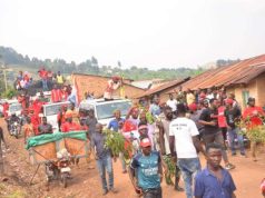 Kyagulanyi praises Besigye in Rukungiri