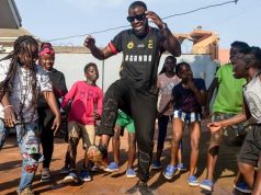 Police Limit Musician’ Entourage to Five at Music Shows