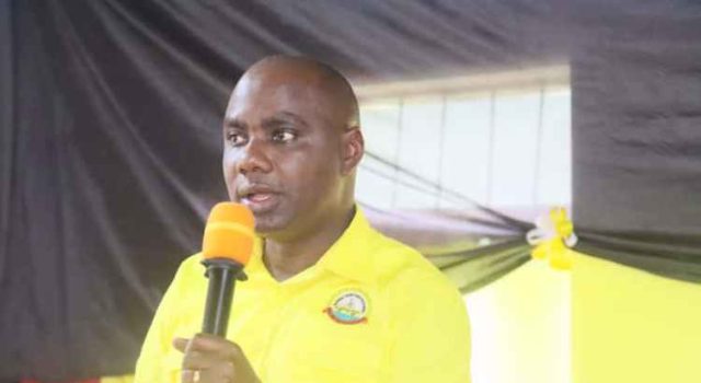 Minister Musasizi challenges District Service Commission to serve without fear or favor