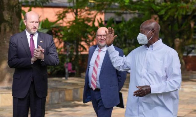 Museveni bidding farewell to Ambassador William Popp