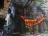 21 people perish in fire building in India