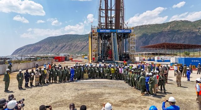 MUSEVENI AT KINGFISHER OIL REFINERY
